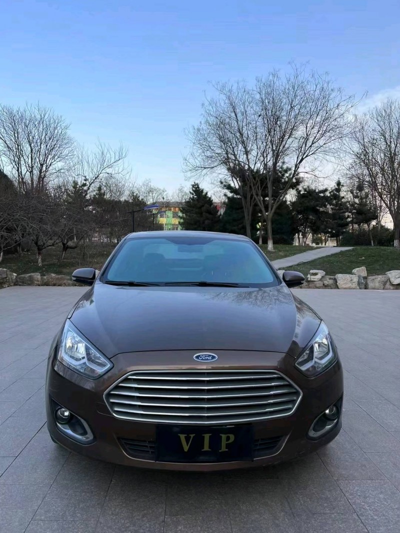 邢台16年福特福睿斯1