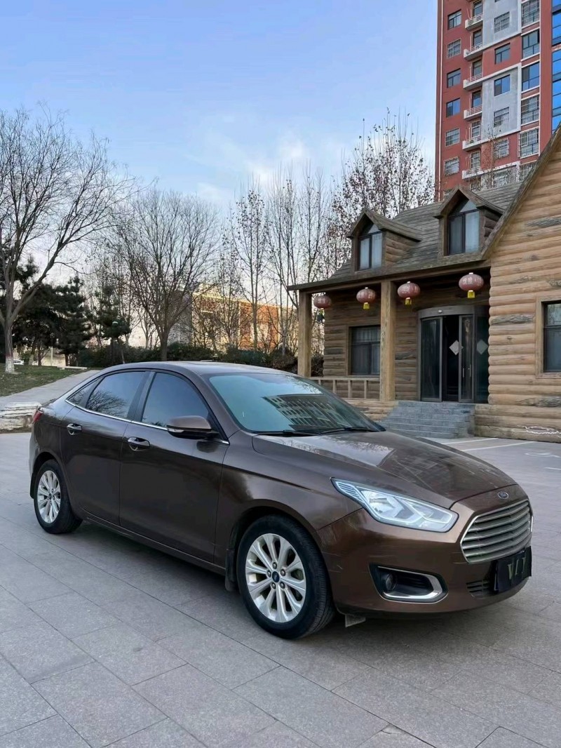 邢台16年福特福睿斯3