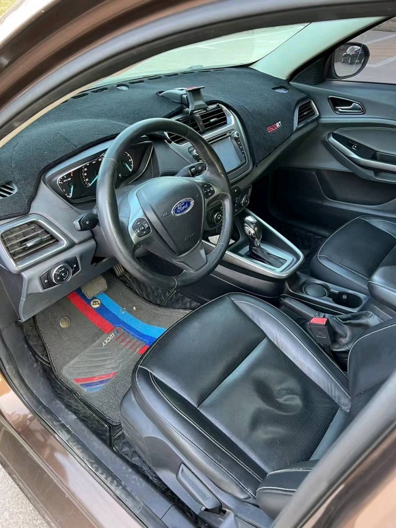 邢台16年福特福睿斯5