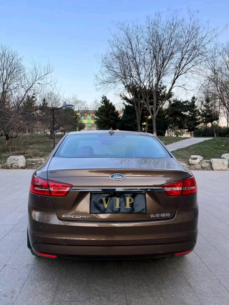 邢台16年福特福睿斯9