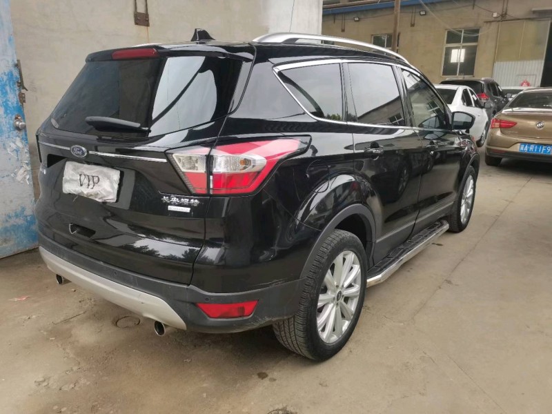 保定17年福特翼虎4