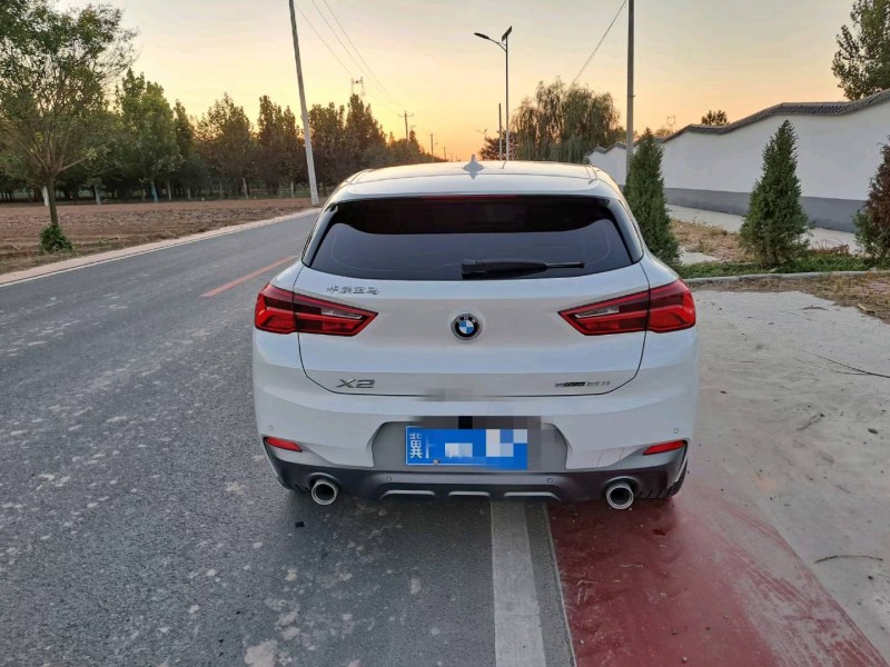 保定20年宝马X12