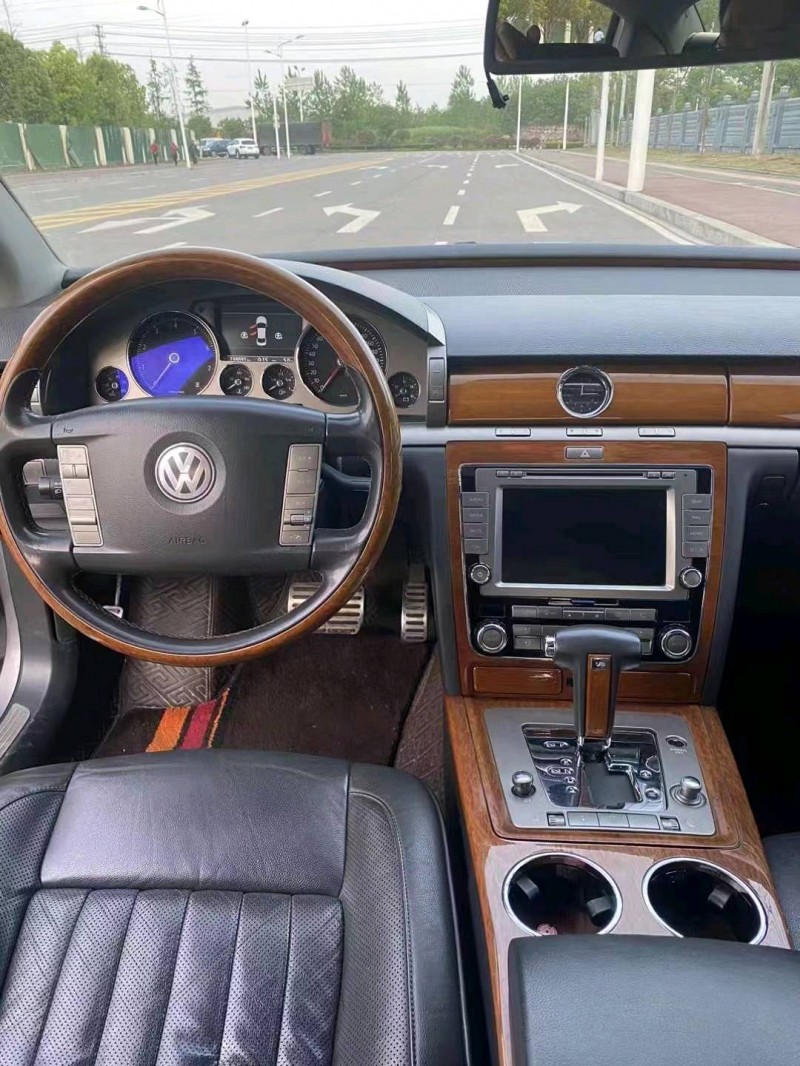 宜昌10年大众辉腾7