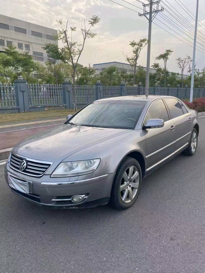 宜昌10年大众辉腾8