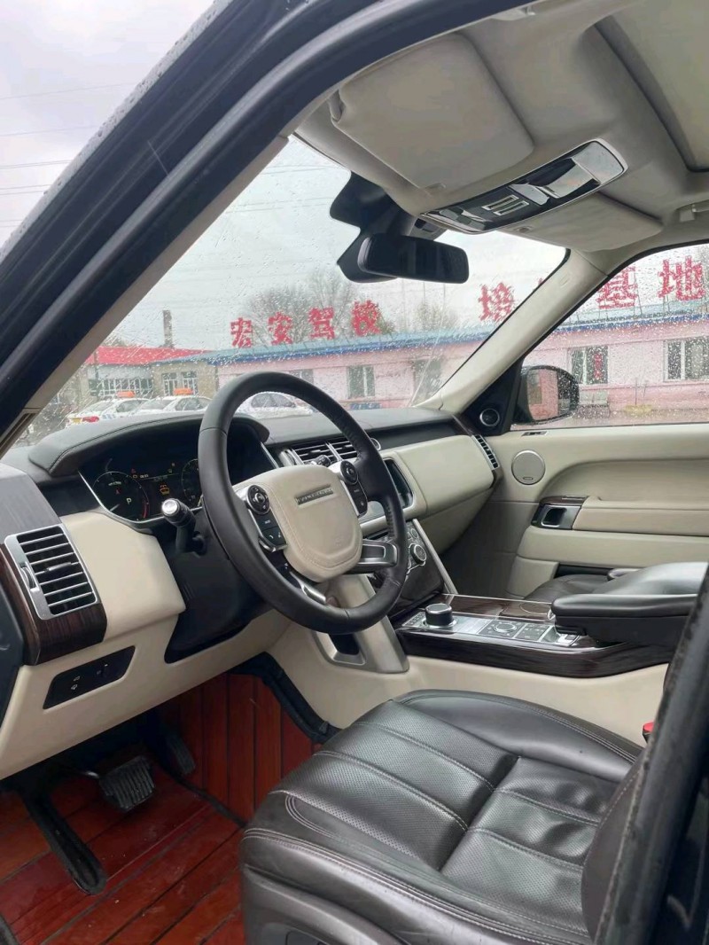 沈阳14年路虎揽胜行政8