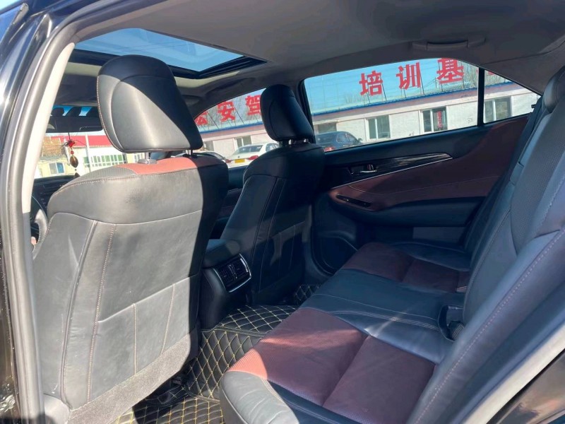 沈阳18年丰田皇冠4