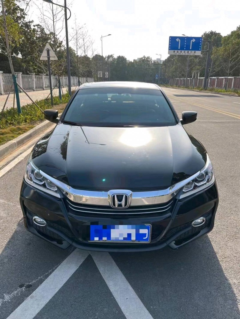 宜昌17年本田雅阁1