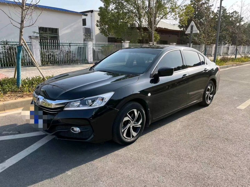 宜昌17年本田雅阁2