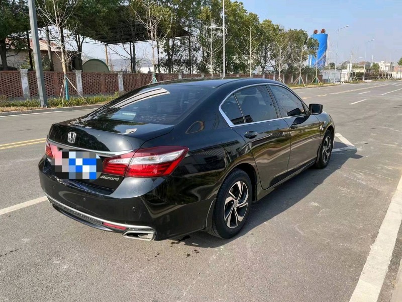 宜昌17年本田雅阁9