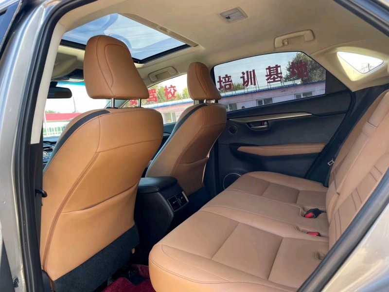沈阳15年雷克萨斯NX4
