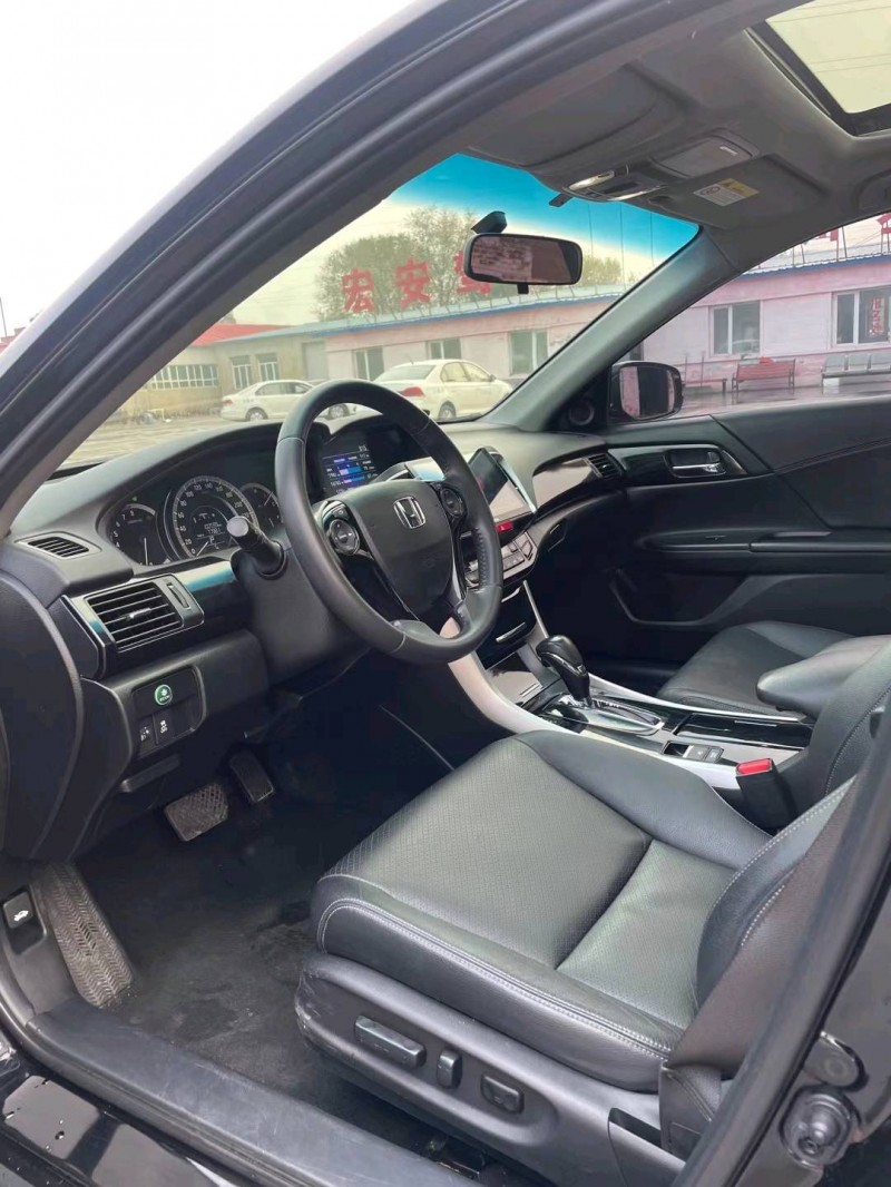 沈阳17年本田雅阁8