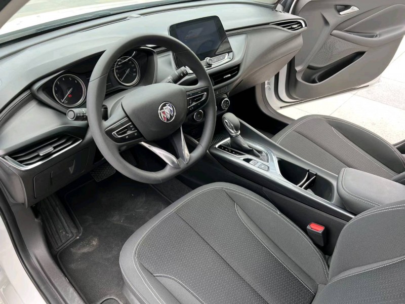 北京22年别克威朗8