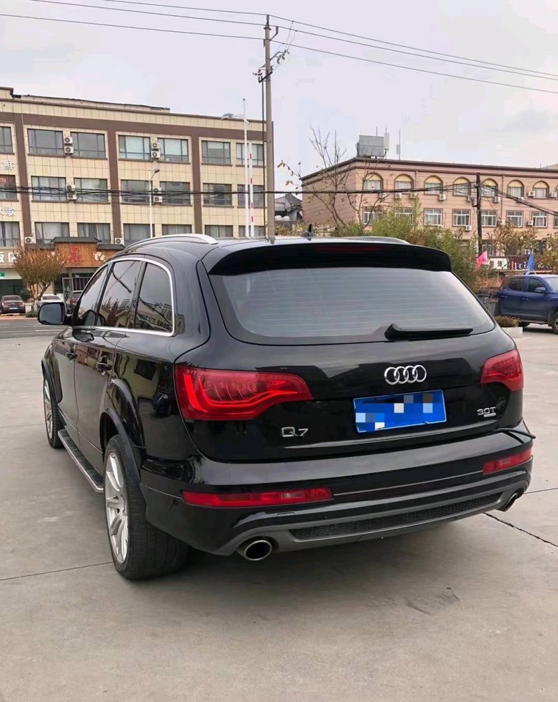东营13年奥迪Q78