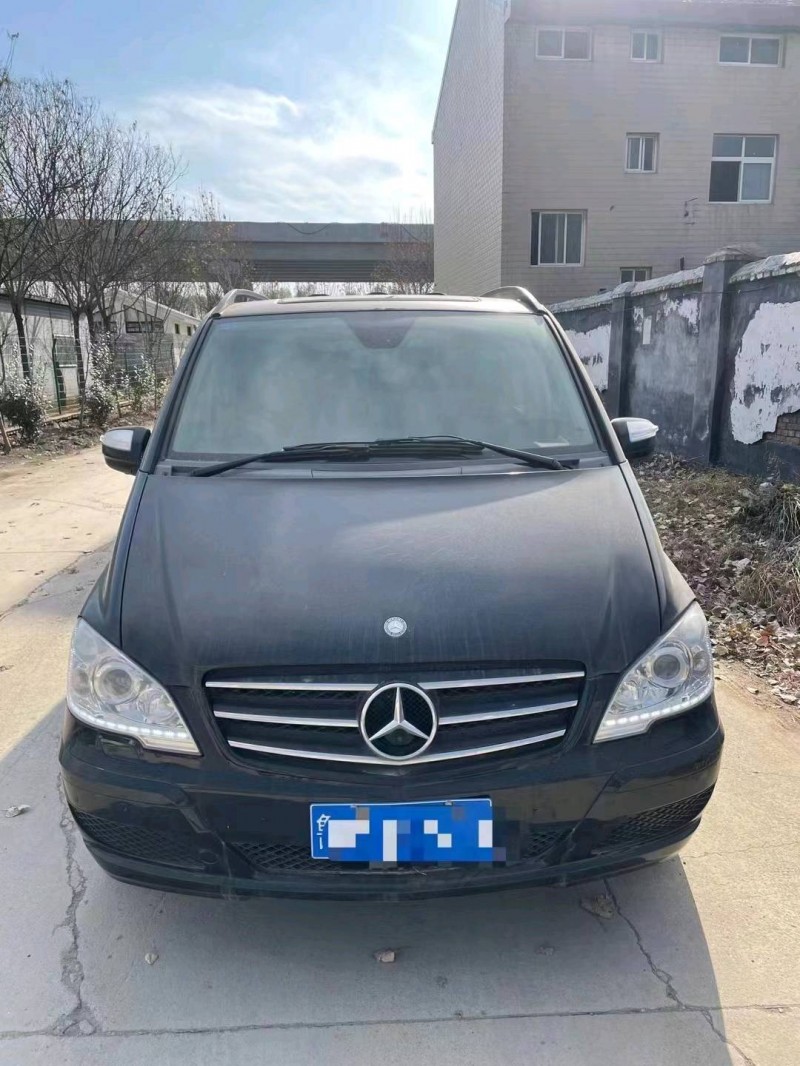 枣庄13年奔驰唯雅诺1