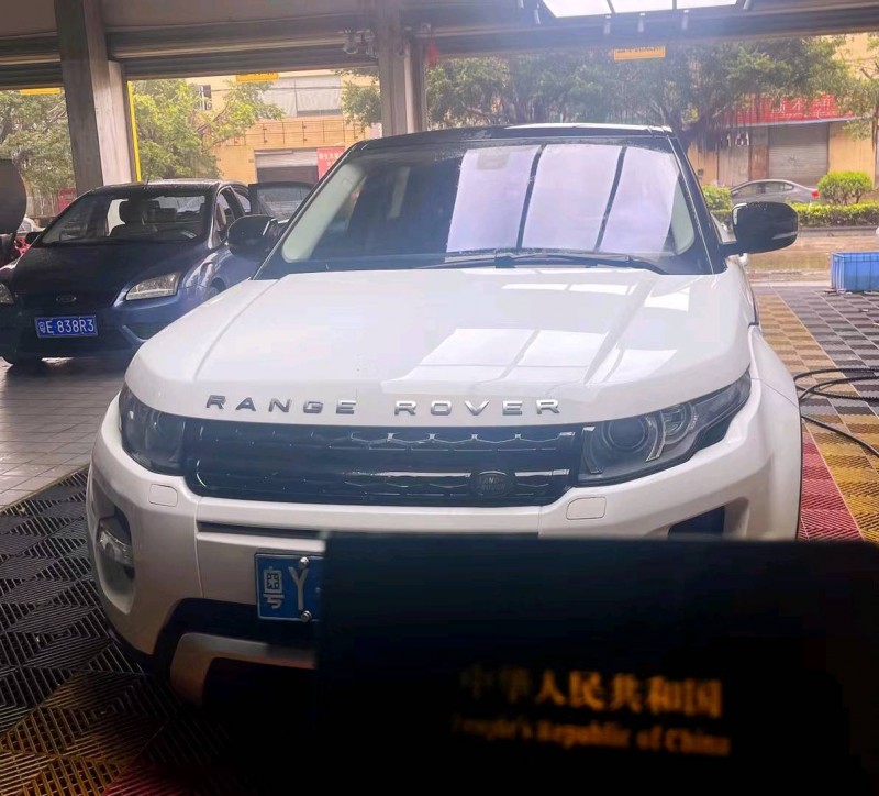 广州14年路虎极光1