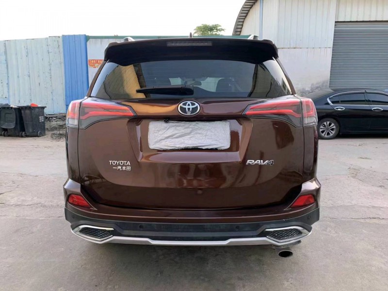 广州17年丰田RAV4荣放8