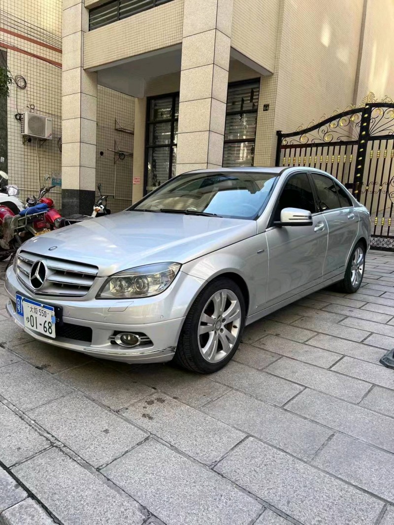 广州11年奔驰C2