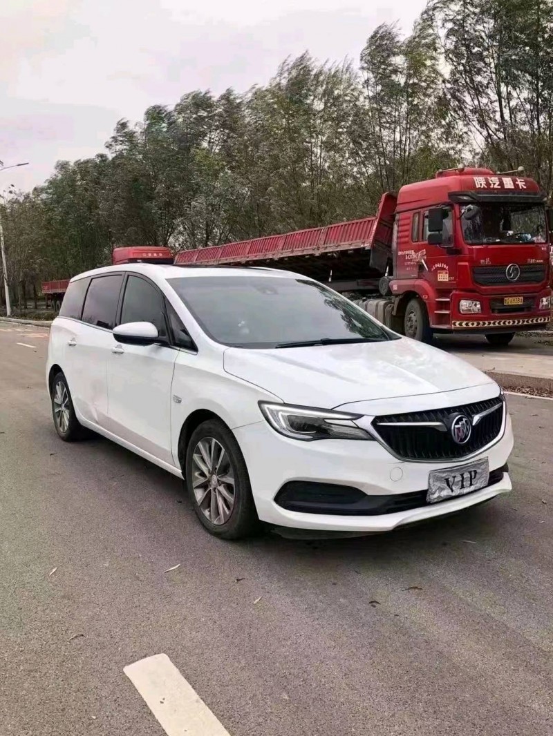 东营19年别克GL68