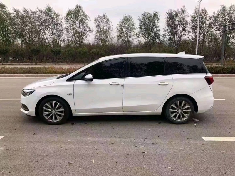 东营19年别克GL62