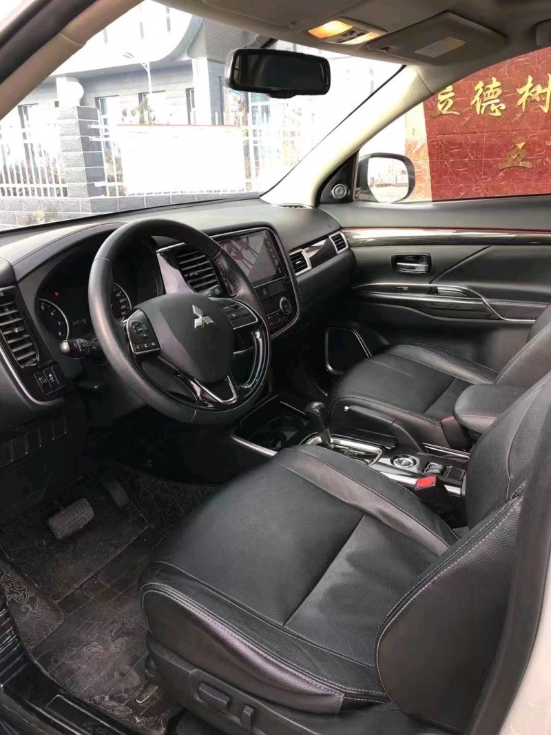 邯郸18年三菱欧蓝德5