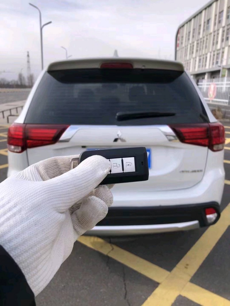 邯郸18年三菱欧蓝德9