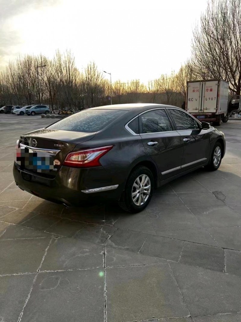 北京16年日产天籁4