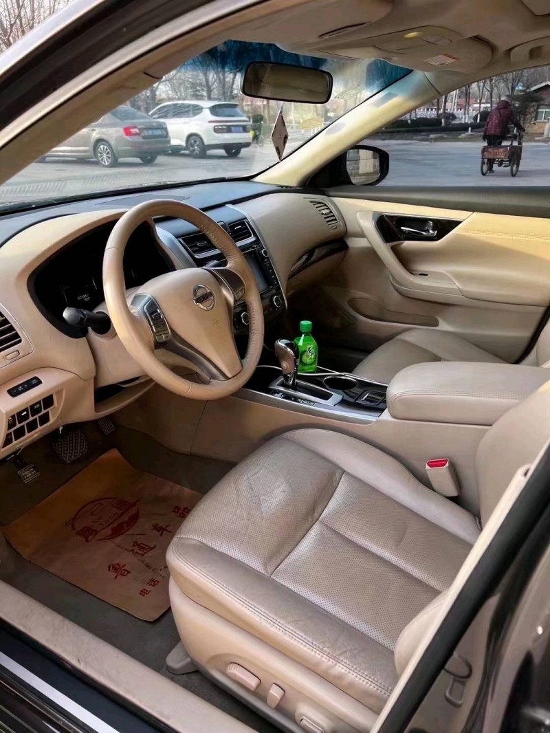 北京16年日产天籁7