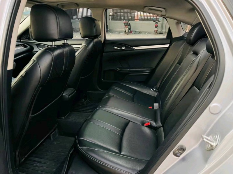 广州19年本田思域8