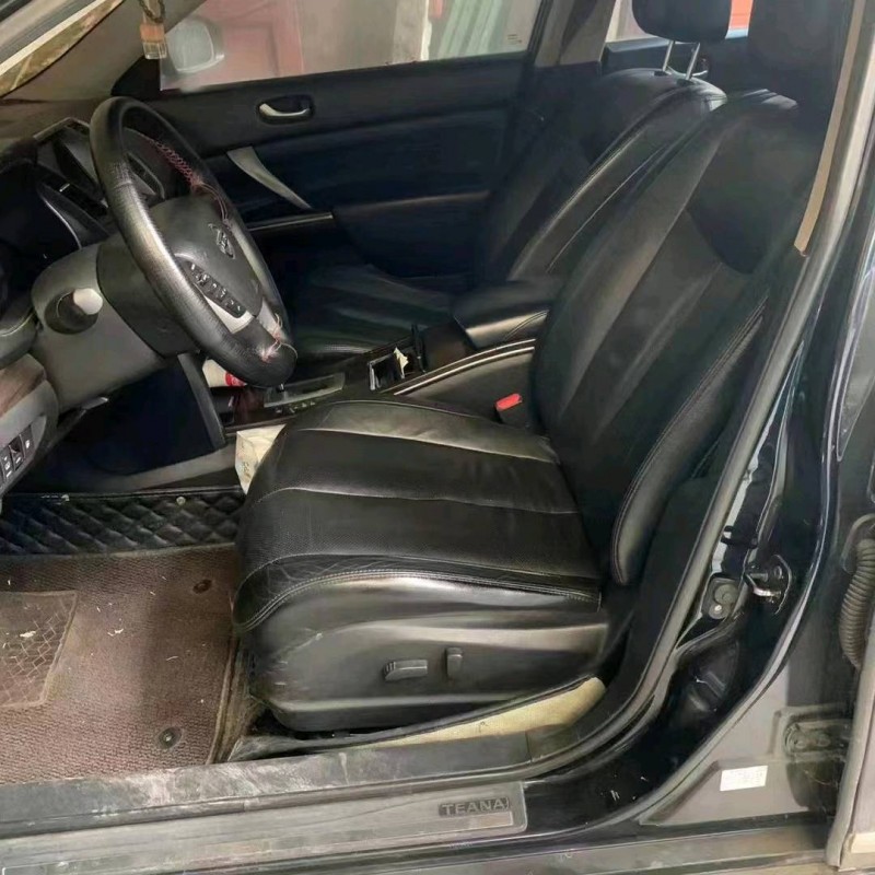 宜昌12年日产天籁4