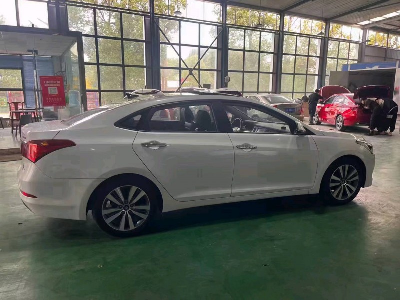 邯郸16年现代名图8