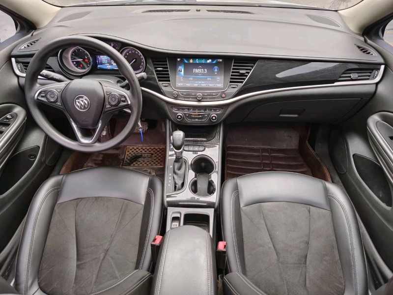 广州17年别克威朗5