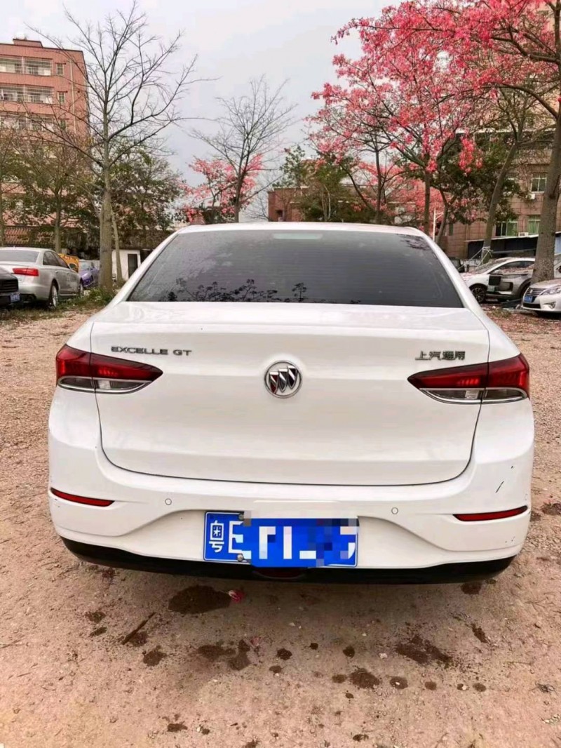 珠海21年别克英朗7