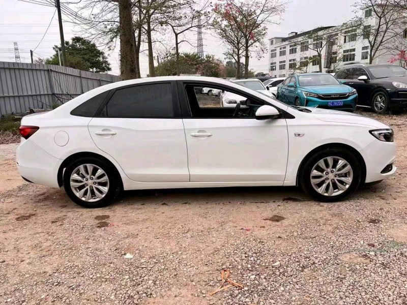 珠海21年别克英朗9