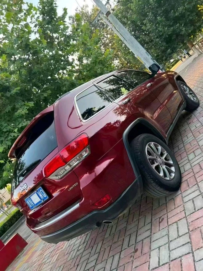 石家庄15年Jeep大切诺基8