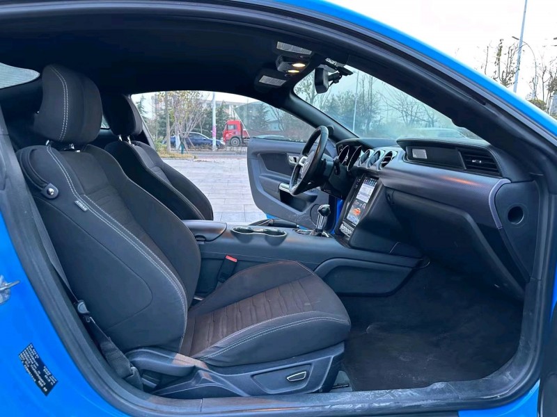 青岛17年福特野马4