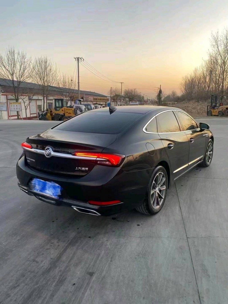 枣庄20年别克君越6