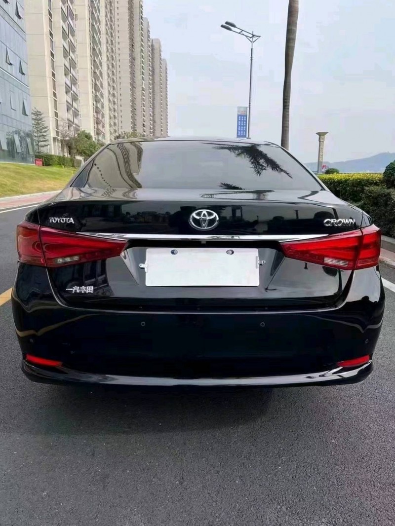 珠海15年丰田皇冠2
