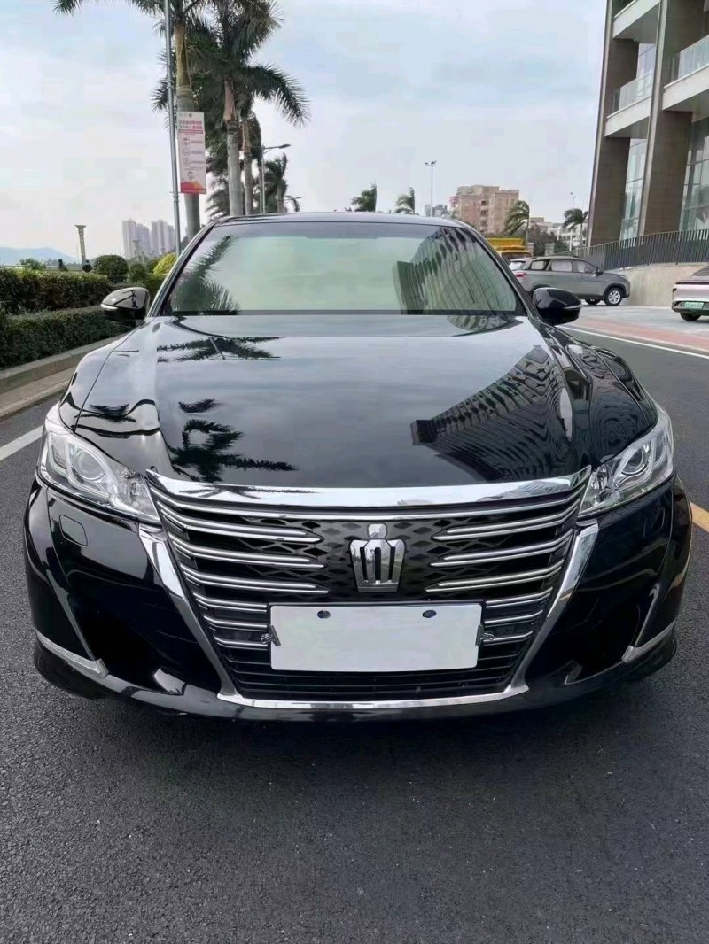 珠海15年丰田皇冠1
