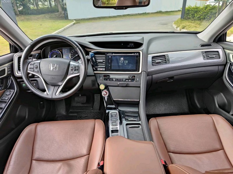 广州19年本田思铂睿4