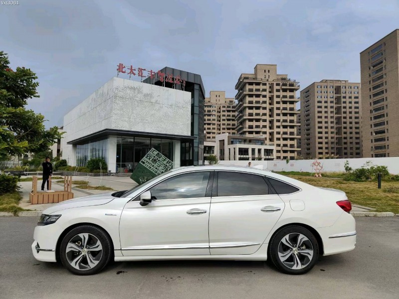 广州19年本田思铂睿8