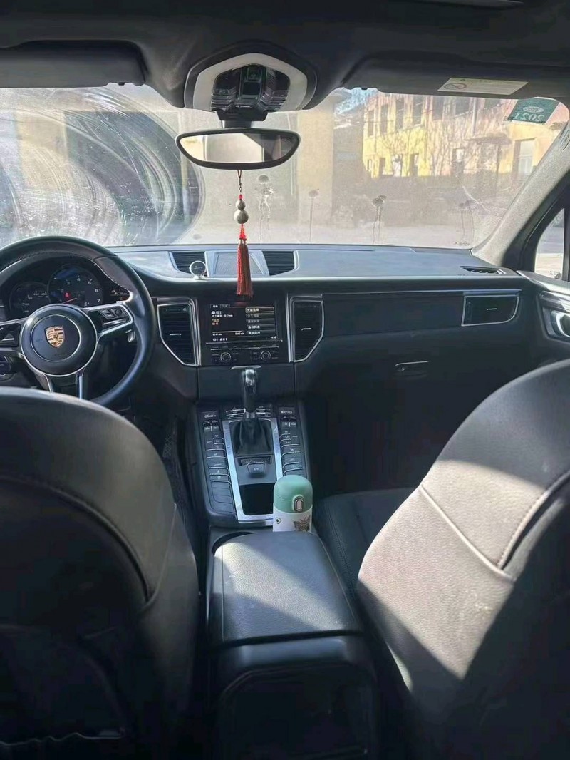 东营15年保时捷Macan5