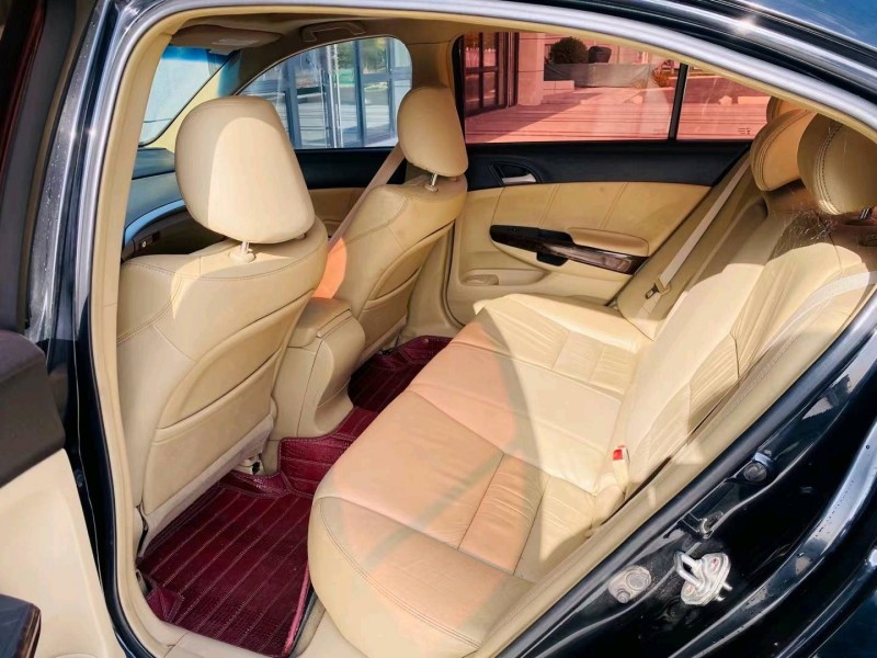 青岛10年本田雅阁5