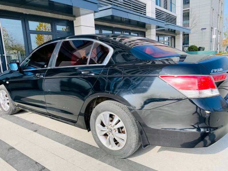 青岛10年本田雅阁7