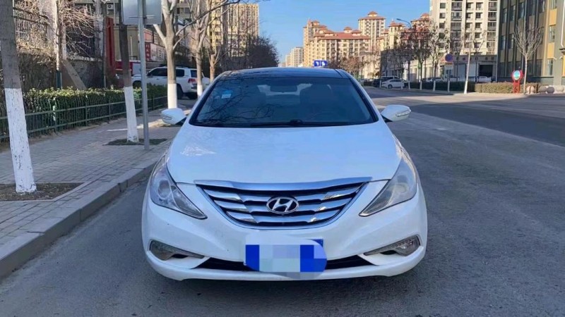 济南12年现代索纳塔八1