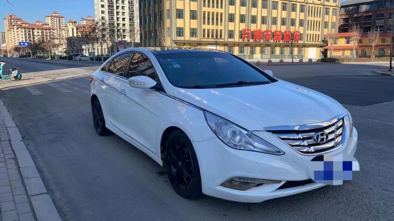 济南12年现代索纳塔八2