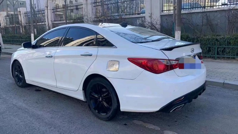 济南12年现代索纳塔八4