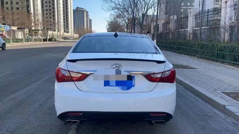 济南12年现代索纳塔八5