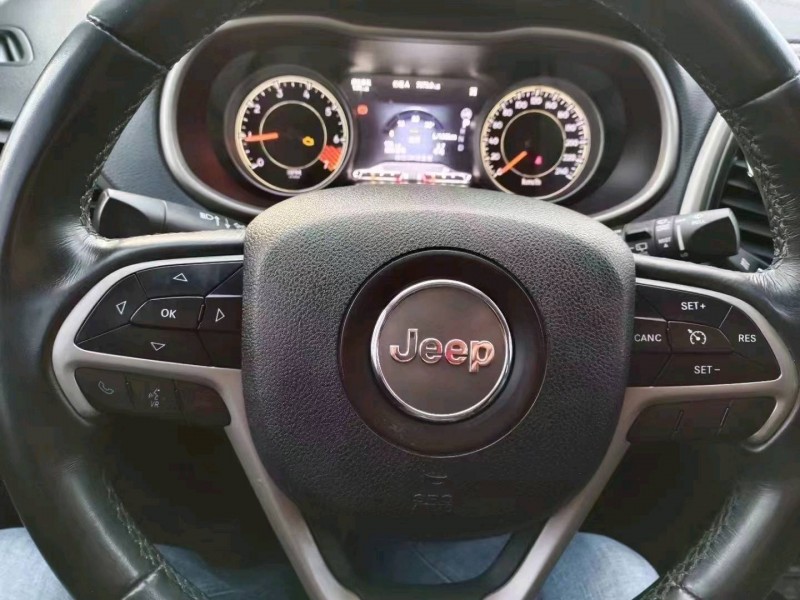 济南16年Jeep自由光3