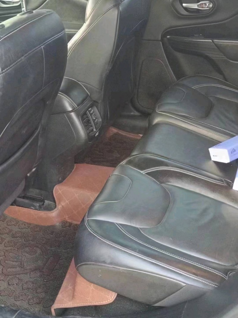 济南16年Jeep自由光4