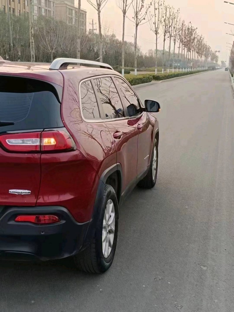 济南16年Jeep自由光5